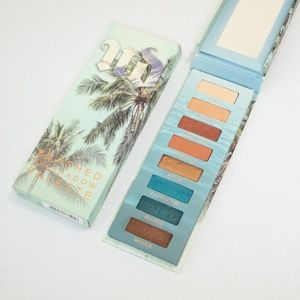 Limited Edition BEACHED EYESHADOW PALETTE